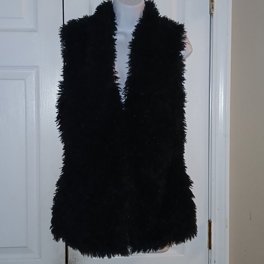 Go Coco  black fuzzy super soft gogo vest  Sz M EUC